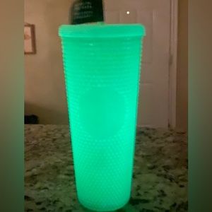 Glow in the dark Starbucks studded Venti cup 2022. 100% authentic guaranteed.